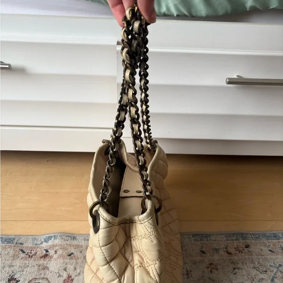 Carolina Herrera Vintage Chain Shoulder Bag - Picture 3 of 7